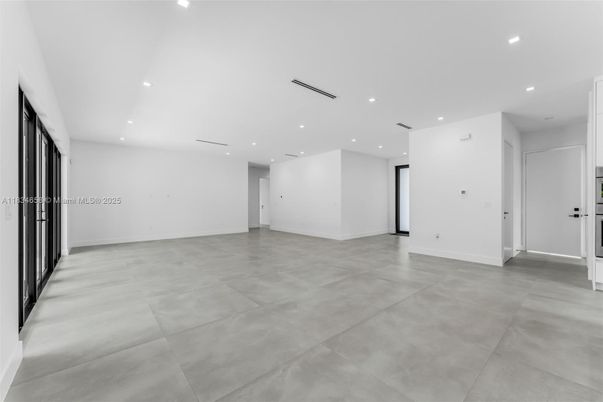 Empty room, Interior, Recessed Lighting
