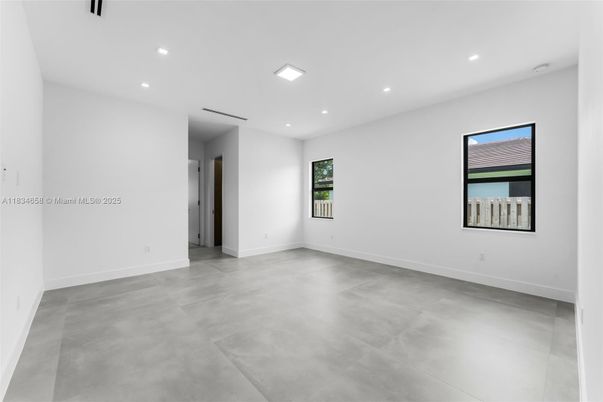 Empty room, Interior, Recessed Lighting