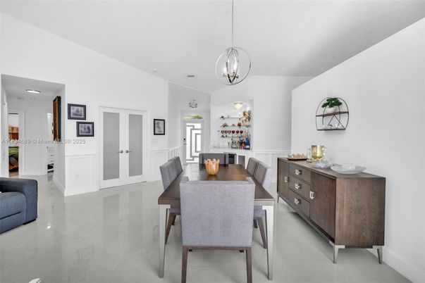 Dining room, Interior, Pendant Lights, Recessed Lighting