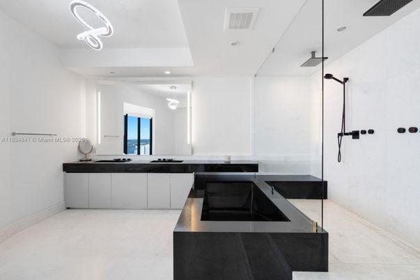Bathroom, Interior, Recessed Lighting