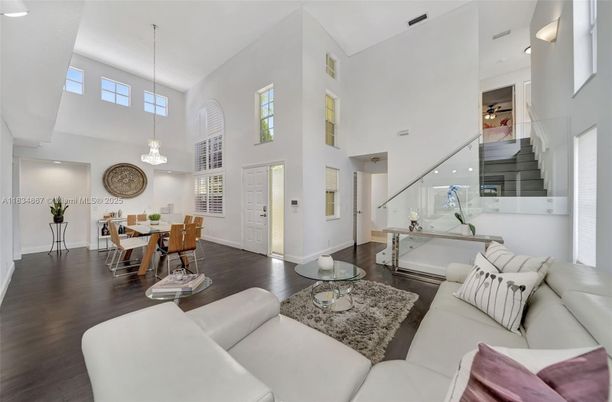 Dining room, Interior, Living room, Pendant Lights, Recessed Lighting, Wood Texture Flooring