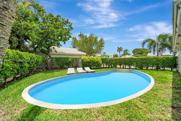 Backyard, Exterior, Pool