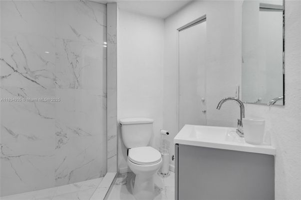 Bathroom, Interior, Marble, Marble Walls