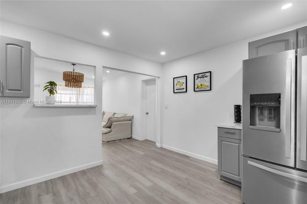 Interior, Recessed Lighting, Wood Texture Flooring