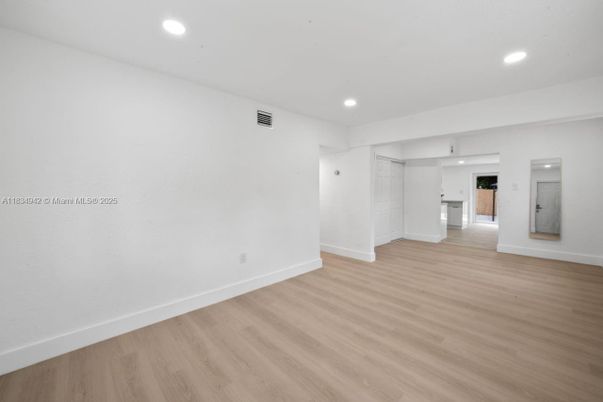 Empty room, Interior, Recessed Lighting, Wood Texture Flooring