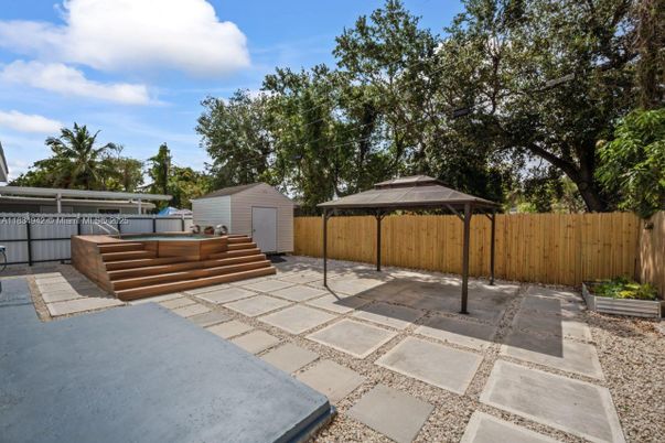 Backyard, Exterior