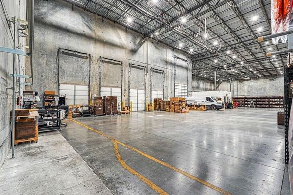 Garage, Interior