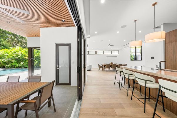 Dining room, Interior, Kitchen, Pendant Lights, Recessed Lighting, Wood Texture Flooring