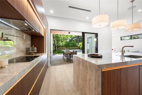Dining room, Interior, Kitchen, Pendant Lights, Recessed Lighting, Wood Texture Flooring