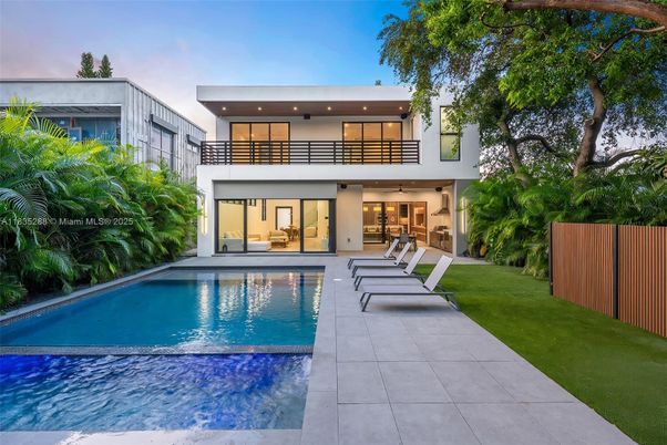 Backyard, Exterior, Pool