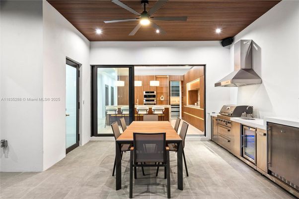 Dining room, Interior, Kitchen, Pendant Lights, Recessed Lighting, Stainless Steel Appliances, Wooden Ceilings