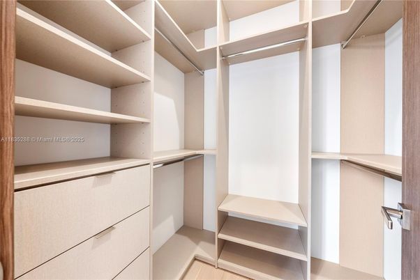 Interior, Walk-in Closets