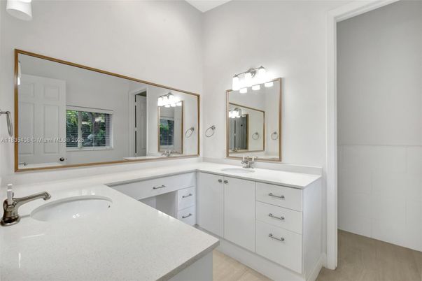 Bathroom, Dual Sink Vanities, Interior