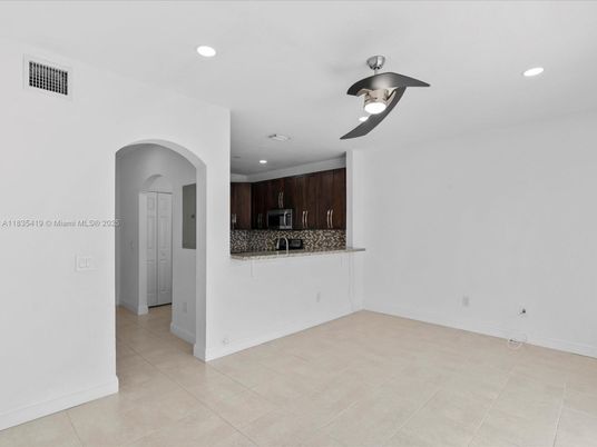 Empty room, Interior, Kitchen, Recessed Lighting