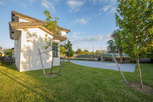 Backyard, Exterior, Tennis Courts
