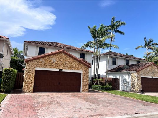 Attached, Exterior, Facade, Mediterranean