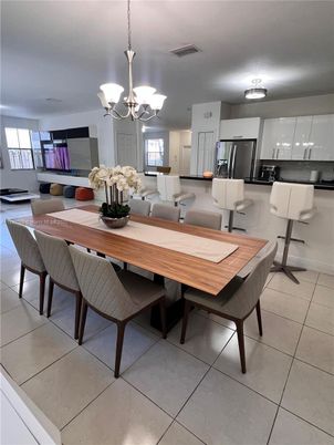 Chandelier, Dining room, Interior, Kitchen, Stainless Steel Appliances