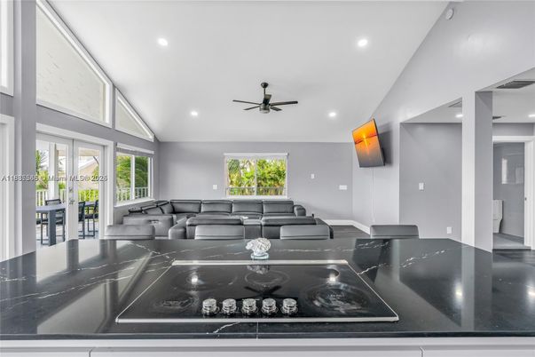 Billiard Table, Interior, Kitchen, Recessed Lighting