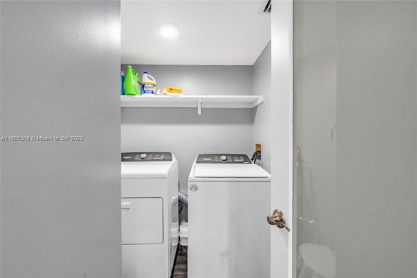 Interior, Recessed Lighting, Utility Closets, Washer