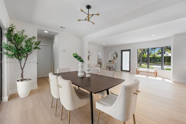 Dining room, Interior, Living room, Recessed Lighting, Wood Texture Flooring