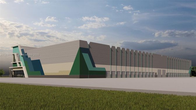 Exterior, Facade, Modern