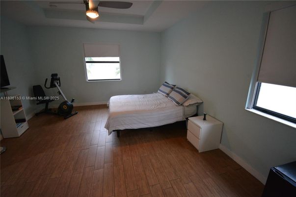 Bedroom, Fitness Equipment, Interior, Wood Texture Flooring