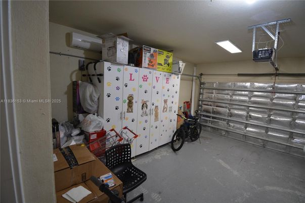 Garage, Interior