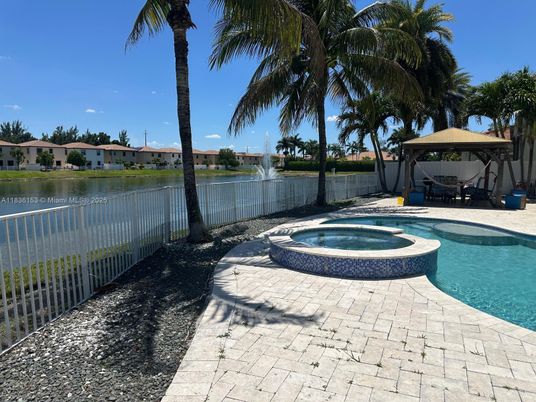 Exterior, Pool, Water