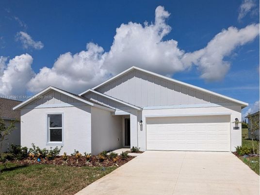 Attached, Exterior, Facade, American Craftsman