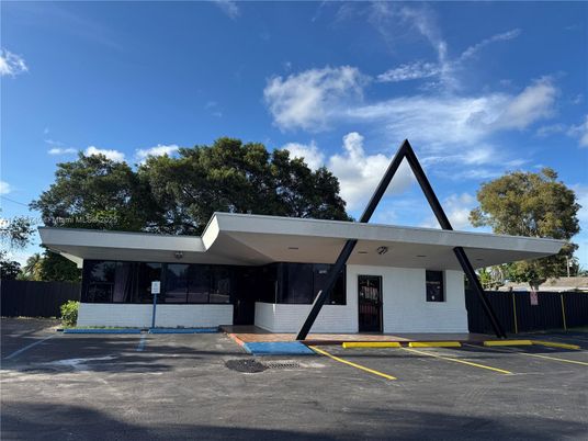 Backyard, Exterior, Facade, A Frame