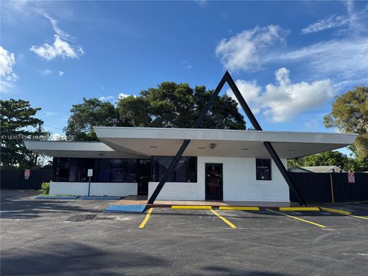 Exterior, Facade, A Frame