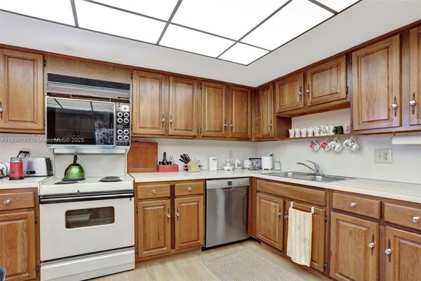 Glass Ceilings, Interior, Kitchen, Stainless Steel Appliances, Wood Texture Flooring