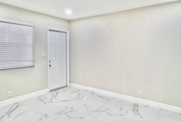 Empty room, Interior, Marble, Recessed Lighting