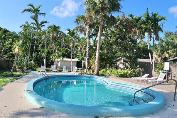 Exterior, Pool