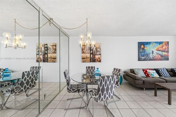 Chandelier, Dining room, Interior