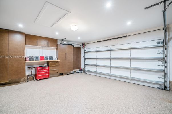Garage, Interior, Recessed Lighting