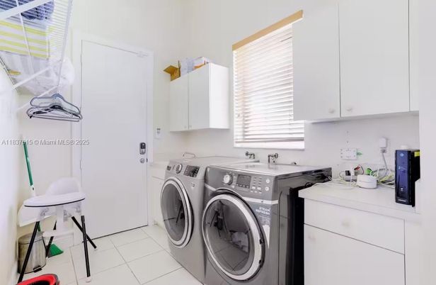 Interior, Washer