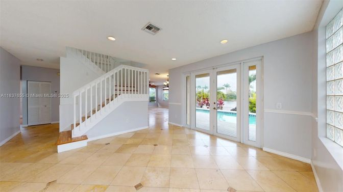 Empty room, Interior, Recessed Lighting