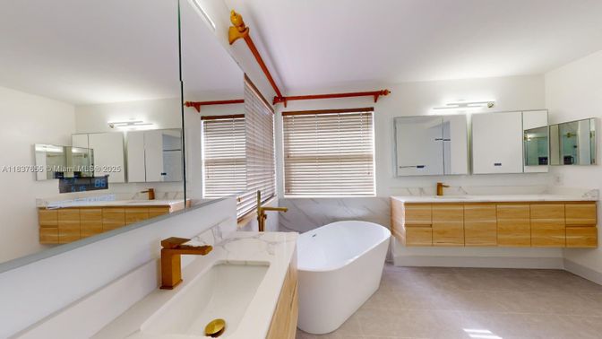 Bathroom, Dual Sink Vanities, Free Standing Baths, Interior