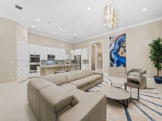 Chandelier, Interior, Kitchen, Living room, Pendant Lights, Recessed Lighting, Stainless Steel Appliances