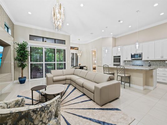 Chandelier, Dining room, Interior, Kitchen, Living room, Pendant Lights, Recessed Lighting, Stainless Steel Appliances
