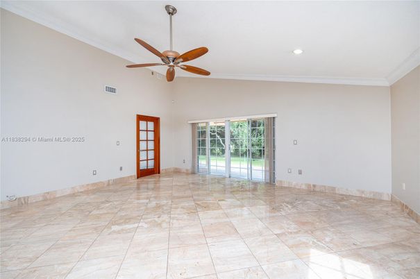 Empty room, Interior, Recessed Lighting