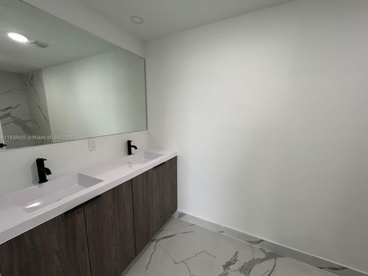 Bathroom, Dual Sink Vanities, Interior, Marble, Recessed Lighting