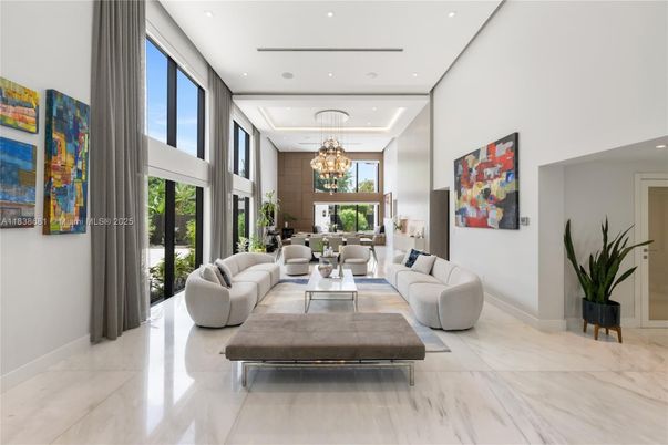 Chandelier, Dining room, Interior, Living room, Marble, Recessed Lighting