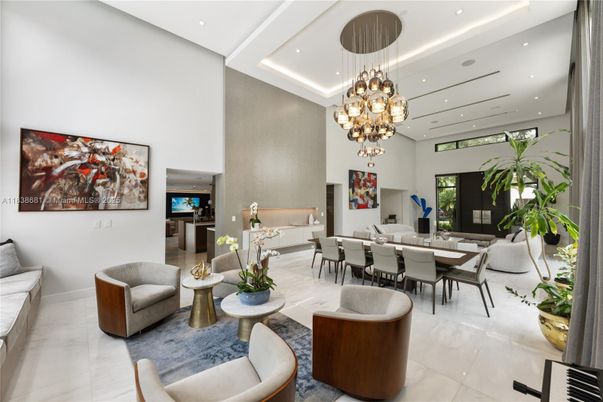 Chandelier, Dining room, Interior, Living room, Pendant Lights, Recessed Lighting