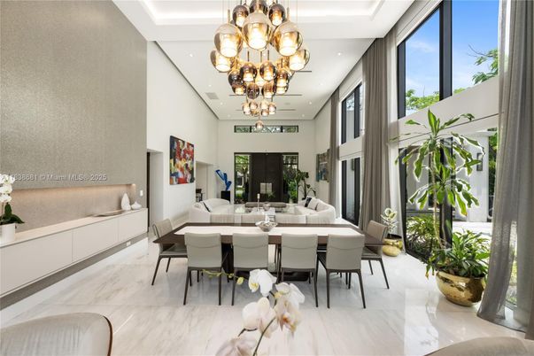 Chandelier, Dining room, Interior, Living room, Marble, Recessed Lighting