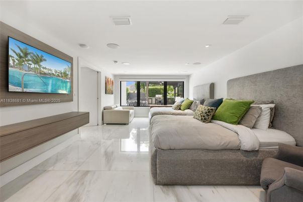 Bedroom, Interior, Marble, Recessed Lighting