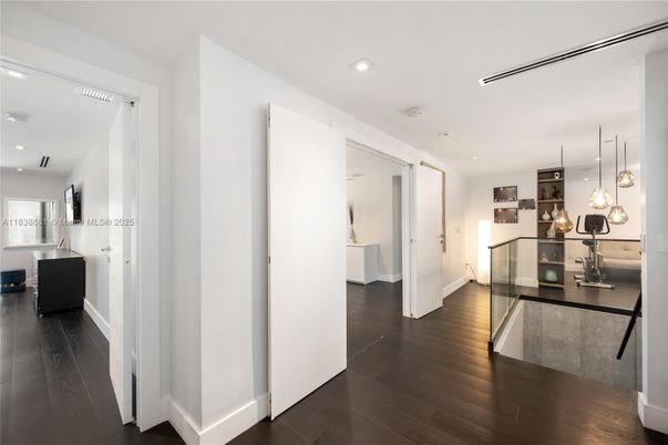 Interior, Pendant Lights, Recessed Lighting, Wood Texture Flooring