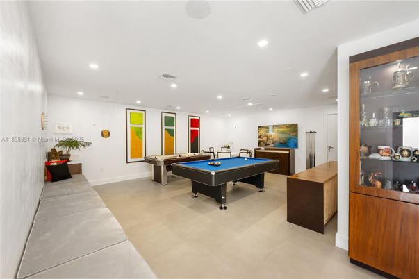 Billiard Table, Game Room, Interior, Recessed Lighting
