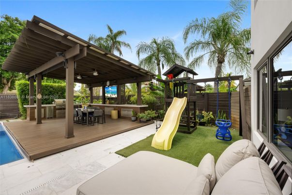 Backyard, Exterior, Playground